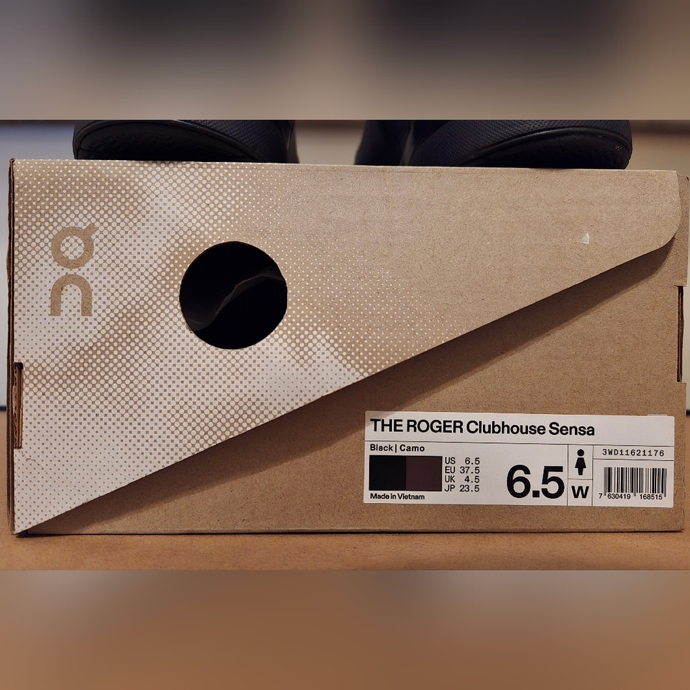 🆕 ON Cloud Women's 6.5 - The Roger Clubhouse Sansa Mid - Black - MSRP $170 - Picture 10 of 14